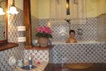 Il caratteristico bagno con vasca dell'Agriturismo